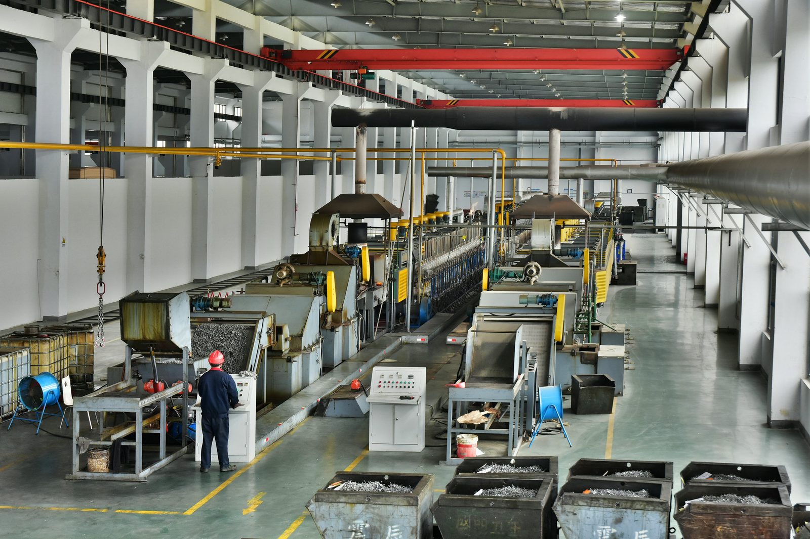 Heat treatment furnace and conveyor line at Zinsn
